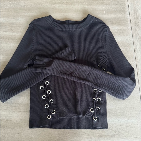 Black long sleeve, from Fashion Nova. Lightly worn. Size medium. - Picture 1 of 1